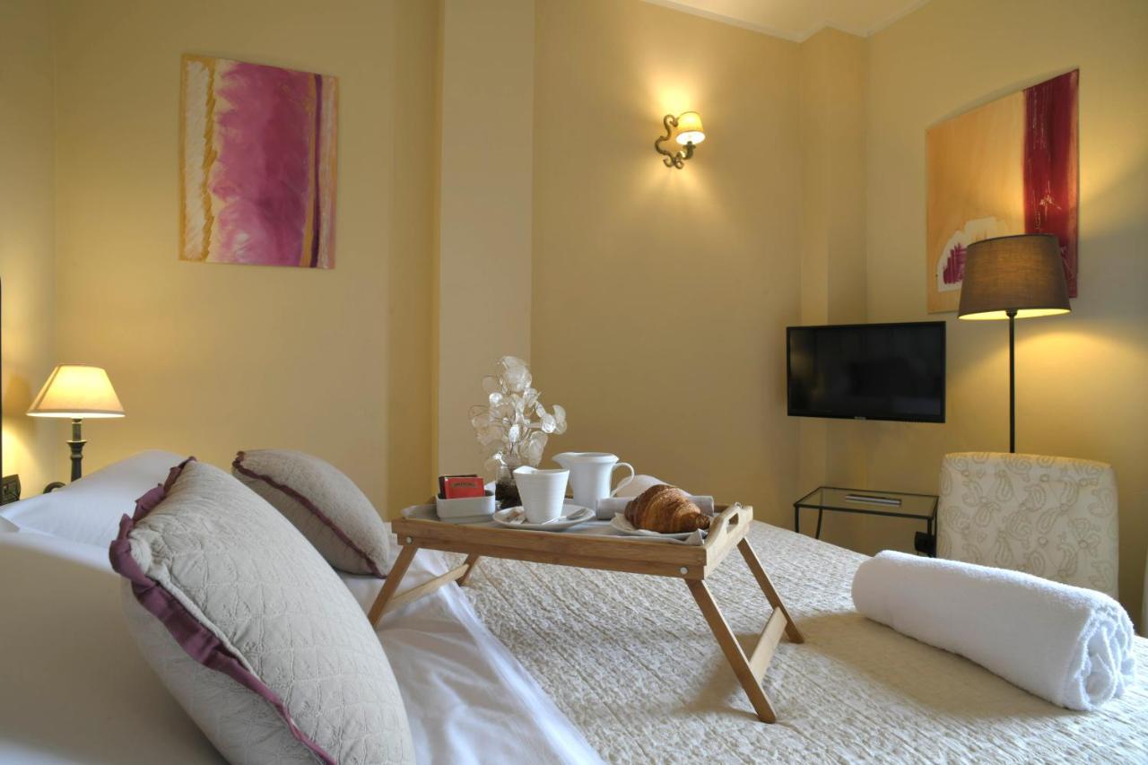Relais Bella Rosina Pool & Spa La Cassa ภายนอก รูปภาพ