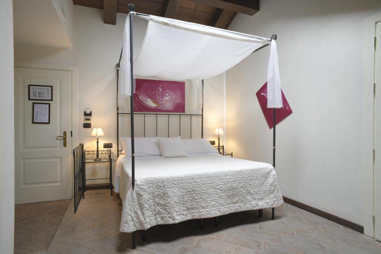 Relais Bella Rosina Pool & Spa La Cassa ภายนอก รูปภาพ