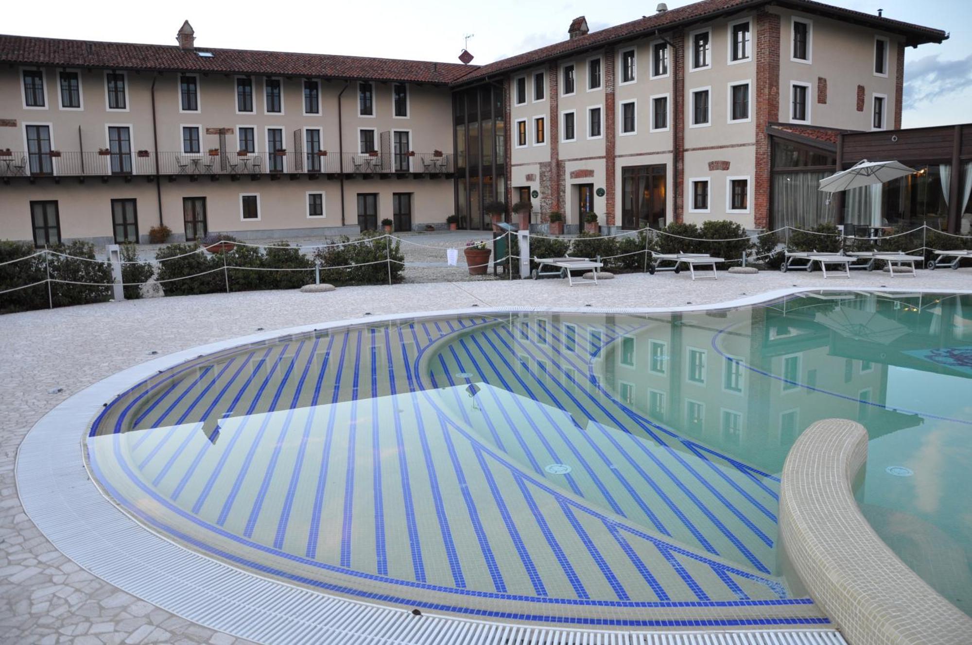 Relais Bella Rosina Pool & Spa La Cassa ภายนอก รูปภาพ