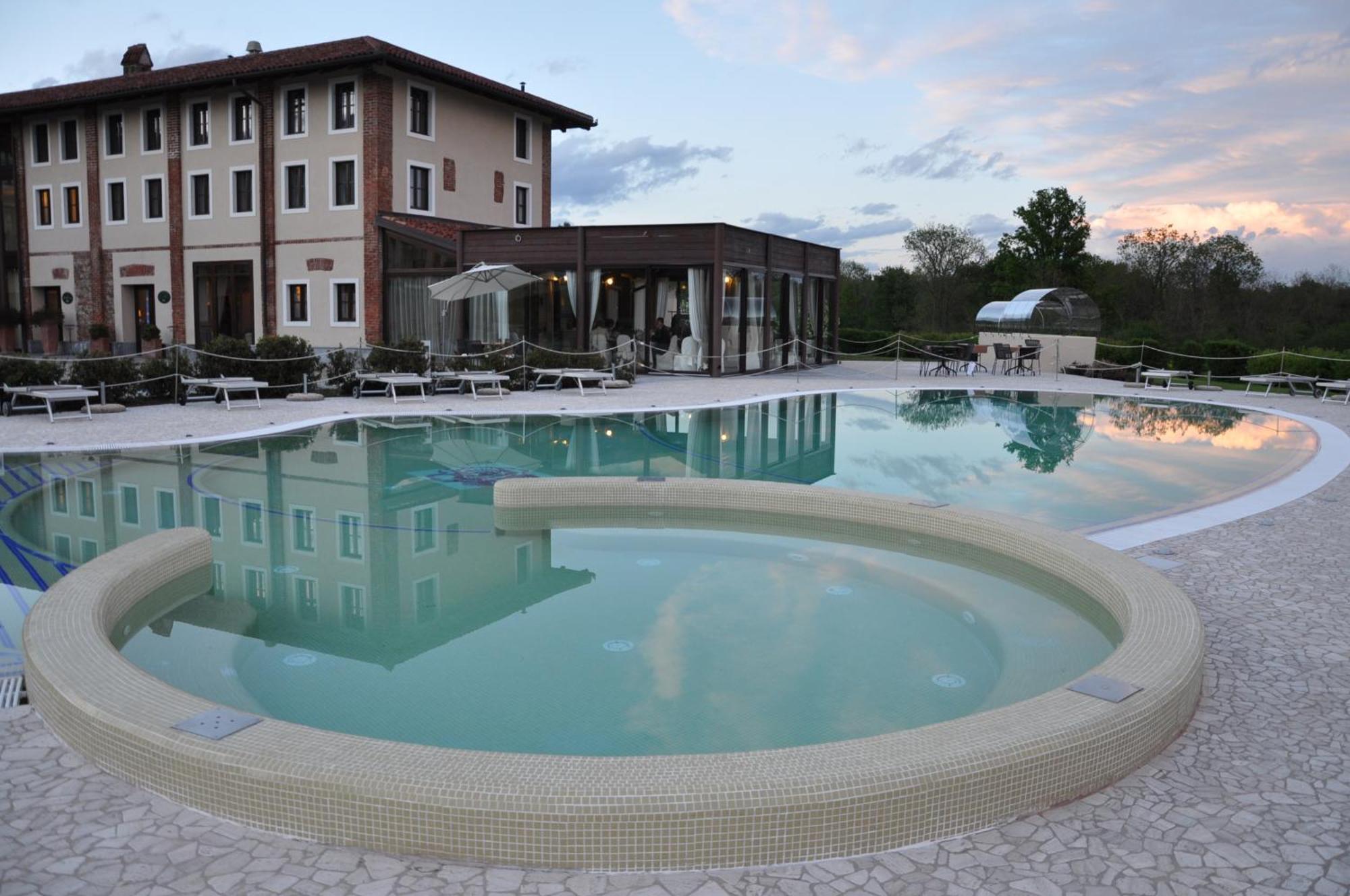 Relais Bella Rosina Pool & Spa La Cassa ภายนอก รูปภาพ