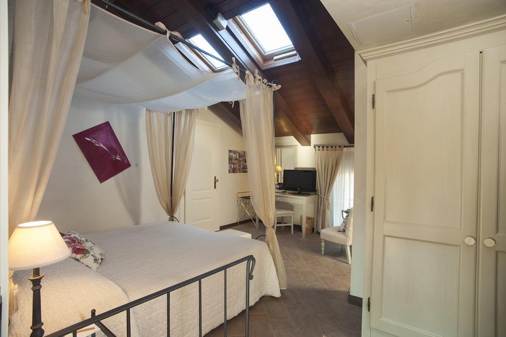 Relais Bella Rosina Pool & Spa La Cassa ภายนอก รูปภาพ
