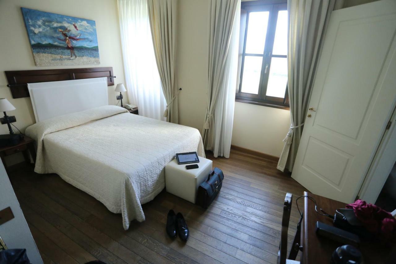 Relais Bella Rosina Pool & Spa La Cassa ภายนอก รูปภาพ